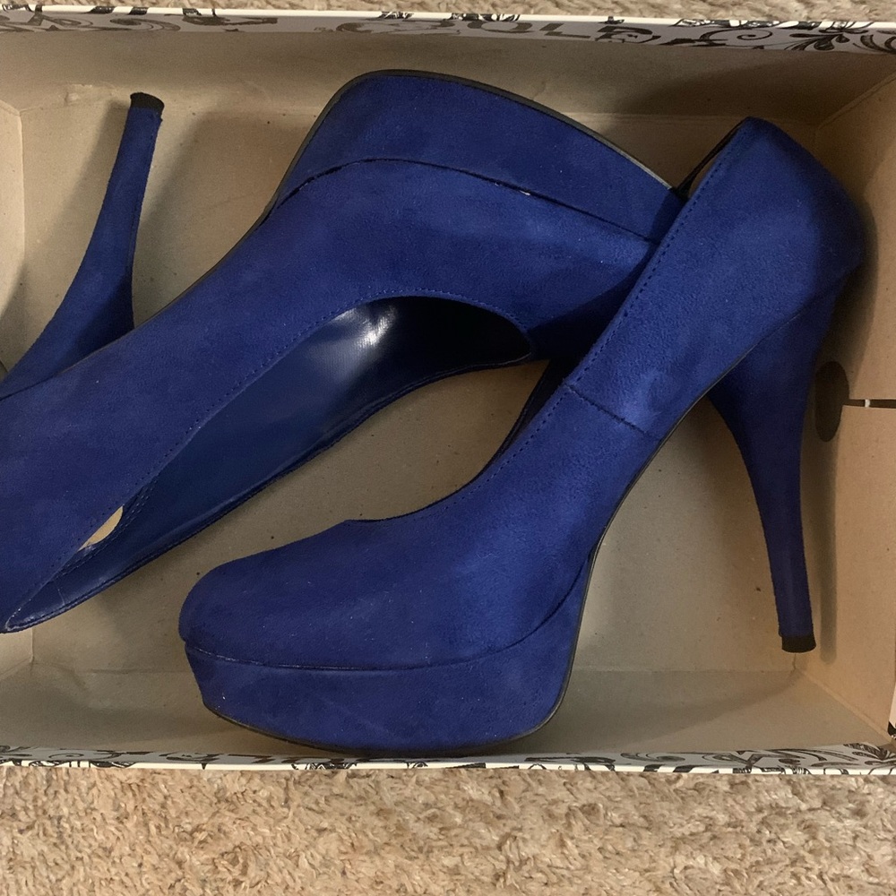 Brash Blue Platform Shoes with Textured Soles